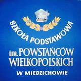 Miniaturka sztandaru szkolnego 2